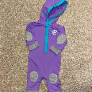Converse long sleeve onesie size 3-6m
